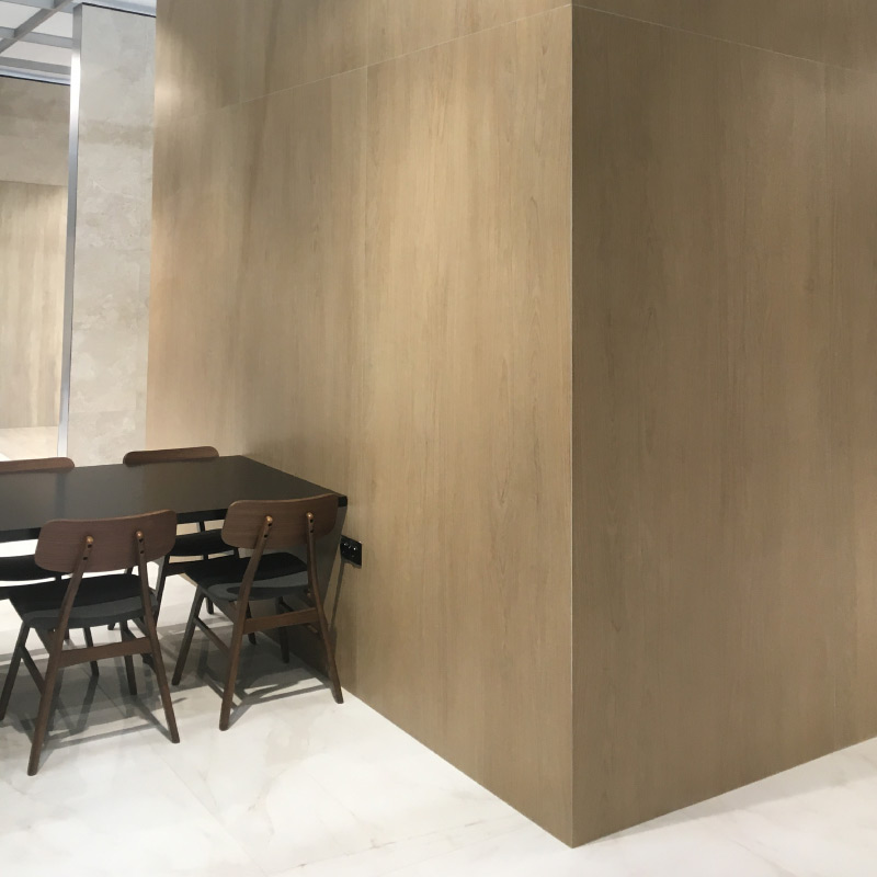 Montaje de Stands, Showrooms y Tiendas de Exposición Cerámica a Nivel Nacional e Internacional.